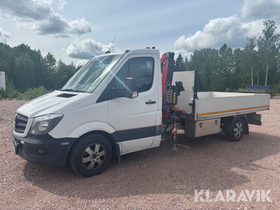 Flakbil Mercedes-Benz Sprinter med fassi kran