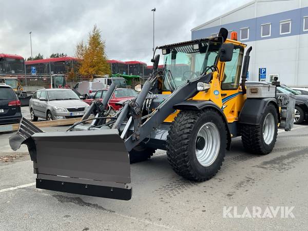Redskapsbärare Wille 655C med vikplog & sandspridare