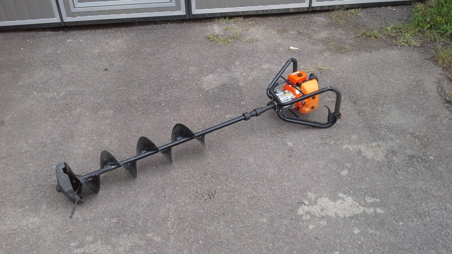 BENSINDRIVEN MOTORBORR