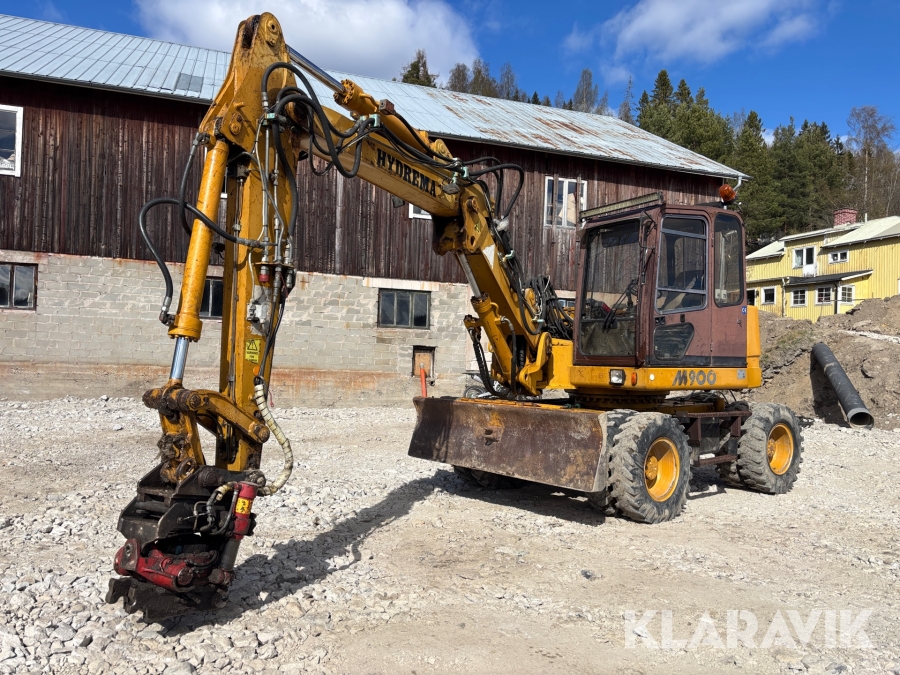 Grävmaskin Hydrema M900 med vagn & skopor