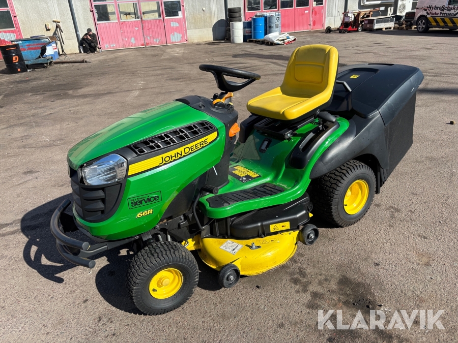 Åkgräsklippare John Deere X166R automat