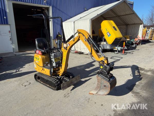 Grävmaskin CAT 300.9D med redskap