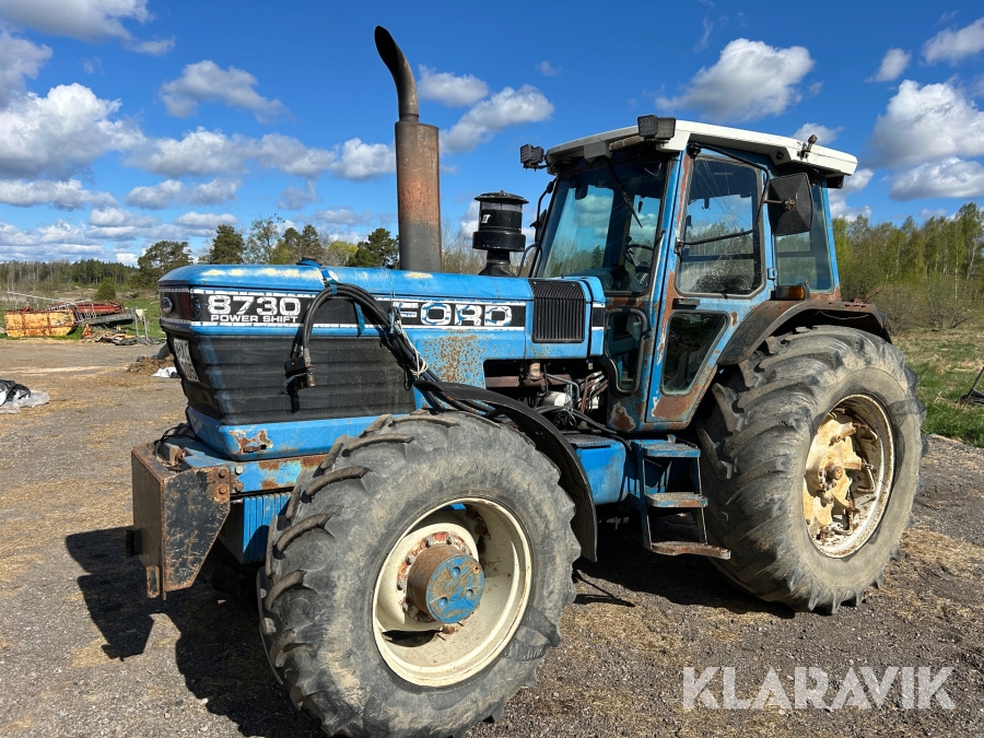 TraktorFord 8730 Power Shift med Plogblad 