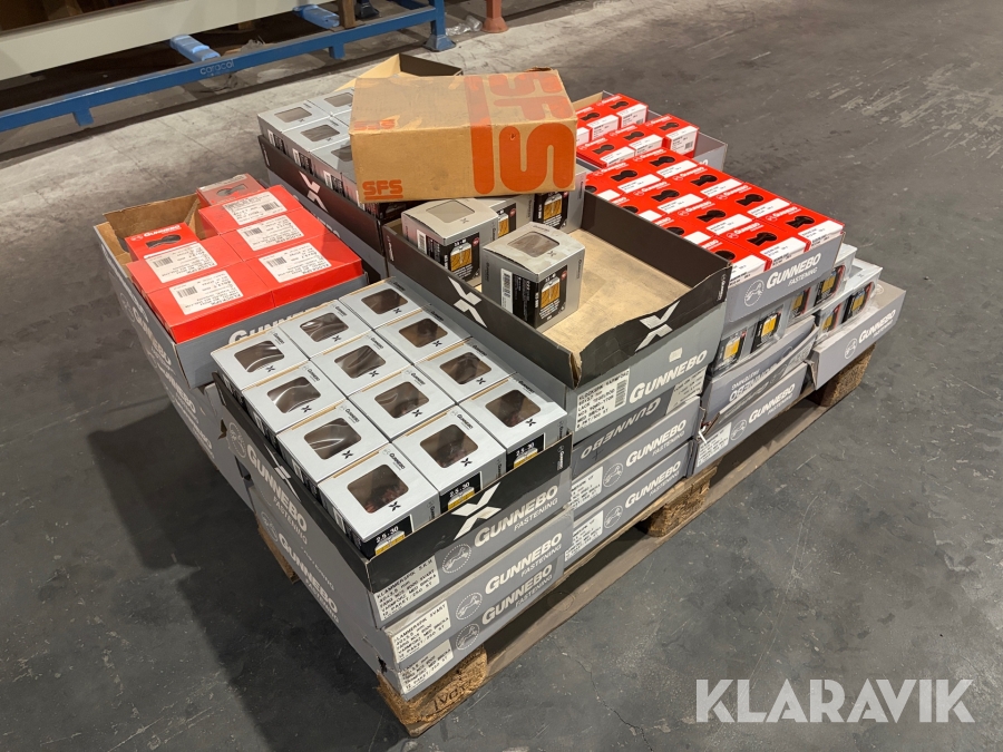 Blandat parti med klammerspik & klockspik Gunnebo