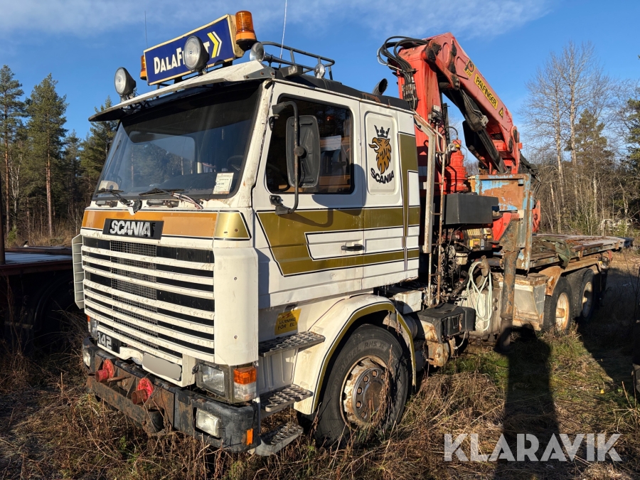 Lastbil Scania 142 med kran