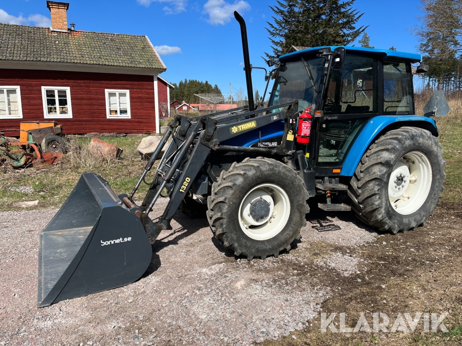 Traktor New Holland 5635 4WD