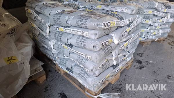 Självutjämnande golvspackel LIP 210