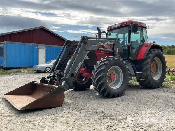 Traktor McCormick MTX140 med lastare