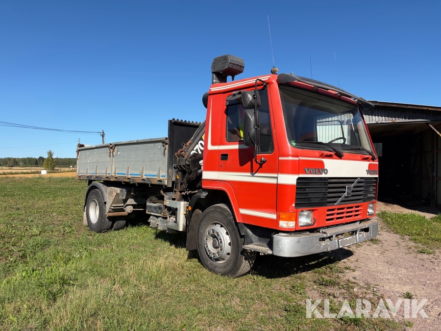 Grusbil Volvo med kran & spridarlucka FL7