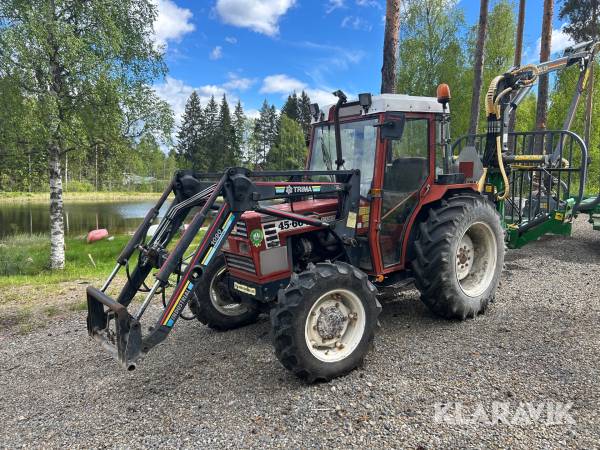 Traktor Fiat 45-66 DT med lastare och skopa