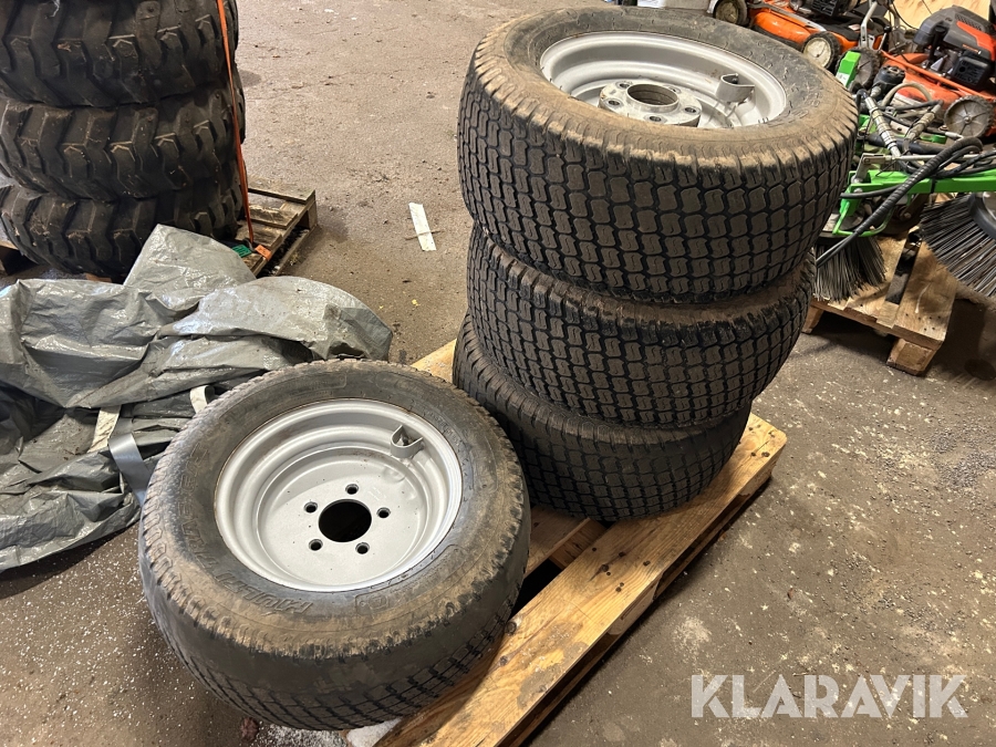 Entreprenaddäck 280/55-15 4 st