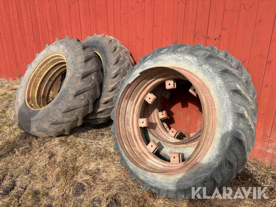 Dubbelmontage 13,6-36/ 18,4-34 2 st par