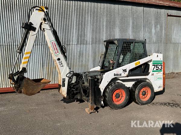 Kompaktlastare Bobcat 753 med 5st redskap