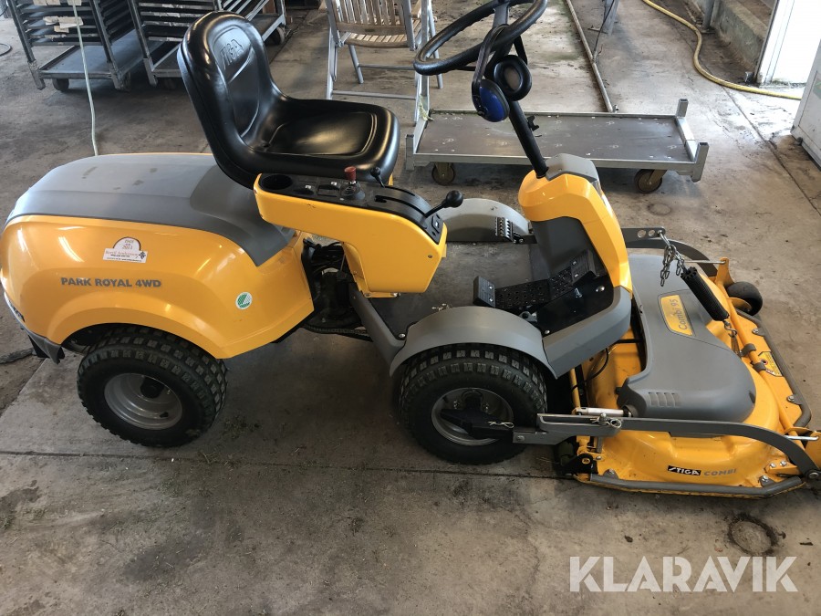 Stiga Park Royal 4WD P901 inklusive flertalet tillbehör