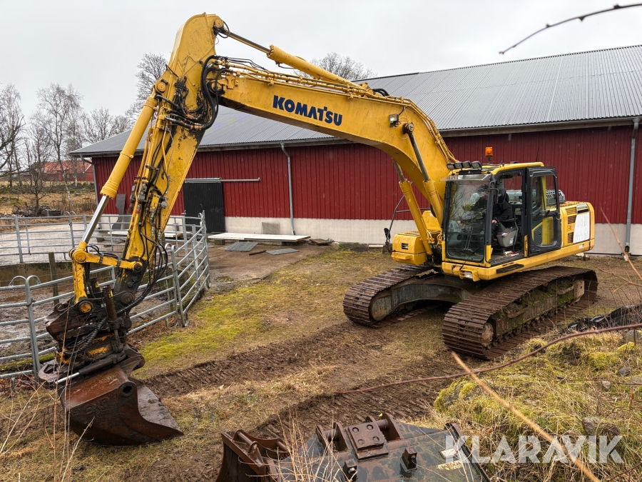 Grävmaskin bandburen Komatsu PC210LC-8 med tiltrotator och