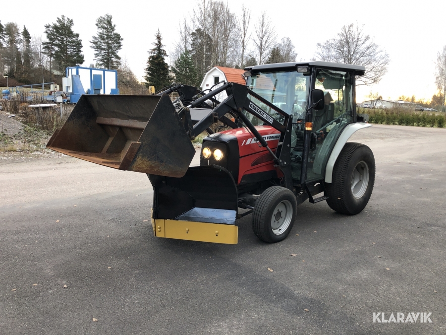Traktor Massey Fergusson MF1540