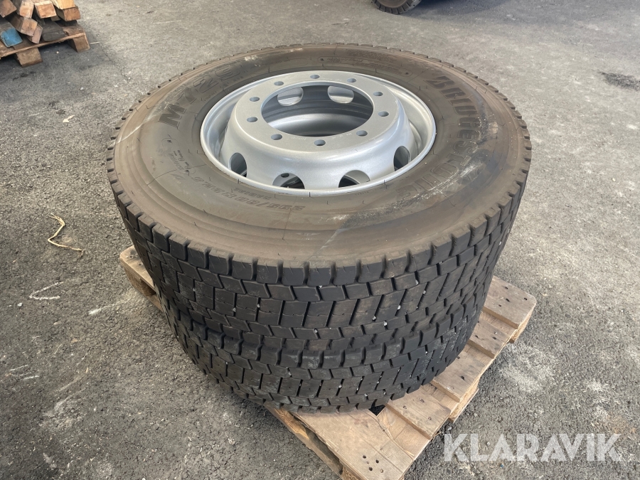 Lastbilsdäck med fälg Bridgestone M 729 2st 295/80 R22.5