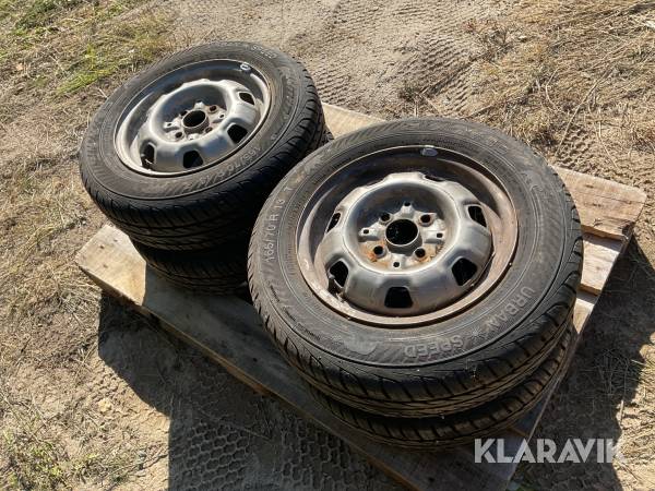 4st däck med fälg 165/70R13