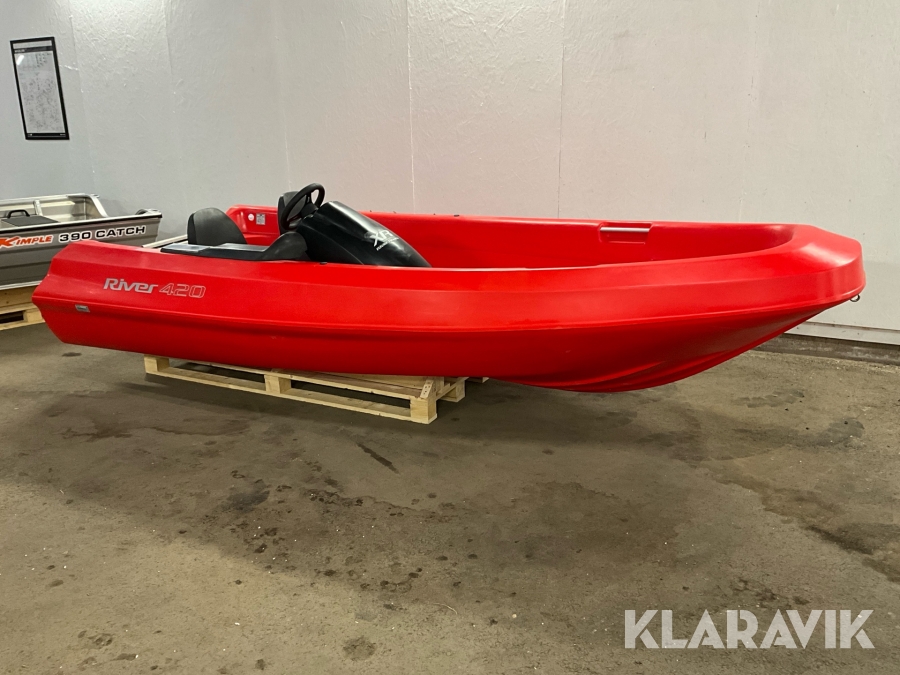 Motorbåt River 420
