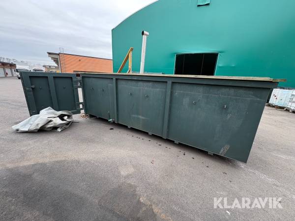 Vedeldad badtunna i ombyggd lastväxlarcontainer