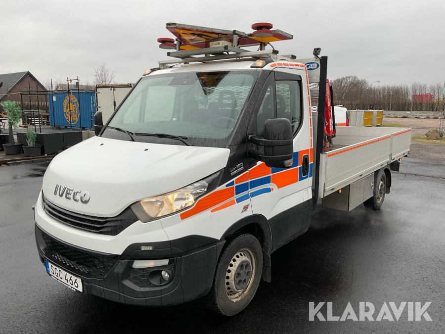 Lätt lastbil Iveco Daily 35-160 Hi-Matic med kran