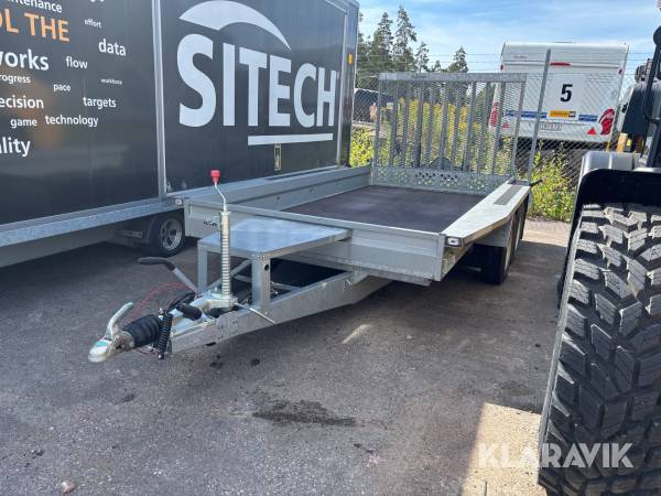2-Axlad maskintrailer Brenderup MT3651B med lastramp