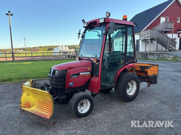 Traktor Shibaura ST321 med Vikplog och spridare