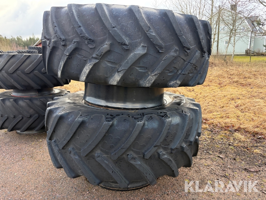 Däck dubbelmontage BKT 710/70R42  2 st