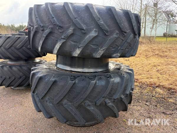 Däck dubbelmontage BKT 710/70R42  2 st
