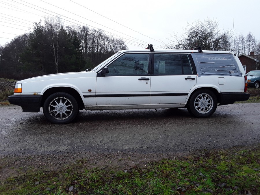 VOLVO 945
