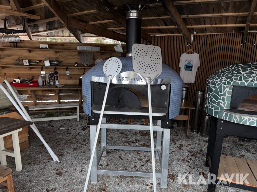 Vedeldad pizzaugn för stenugnsbakad pizza Arelona Dalhem blå mosaik 110cm