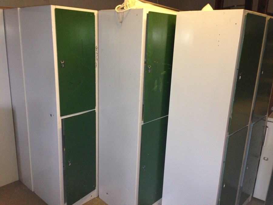 Plåtskåp Skolskåp ca 30 st med 2 skåp i varje