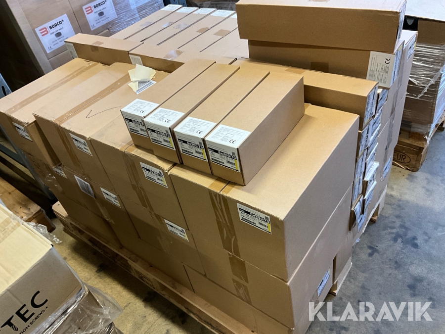 Träskruv Marcopol försänkt, ca 23 000 st för inomhusbruk, 6X240/70, 6X200/70, 6X90/40 mm.