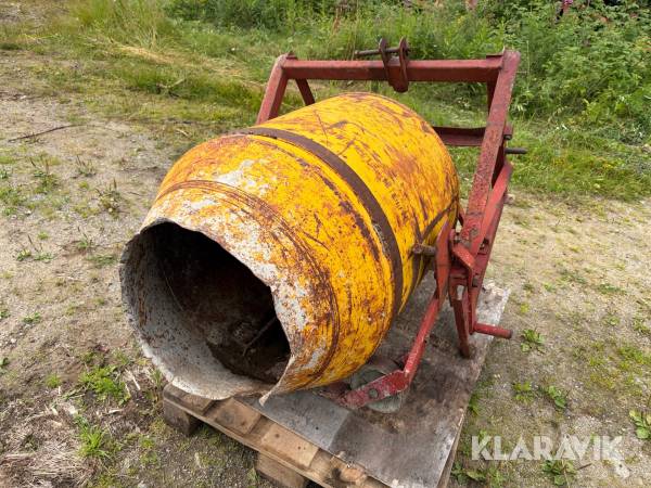 Betongblandare till jordbrukstraktor