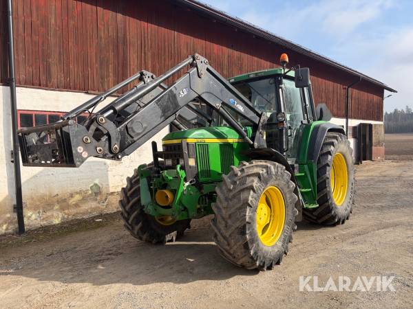 Traktor John Deere 6910