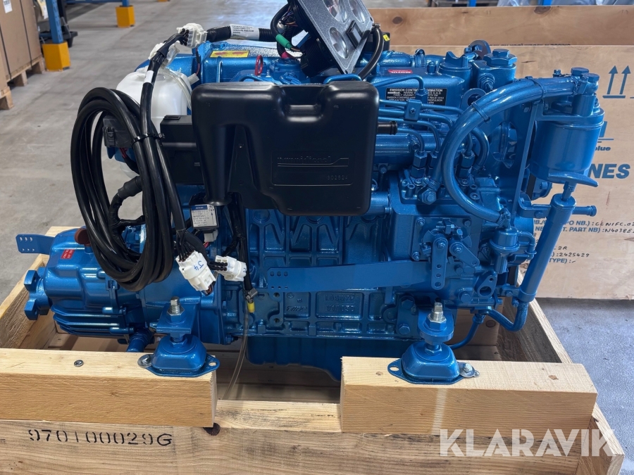 Båtmotor/inombordare Nanni N4.38 med backslag