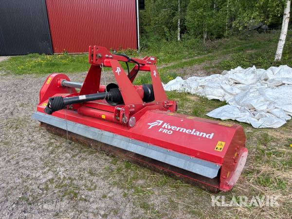 Betesputs Kverneland MACHxx FRO med sidoförskjutning