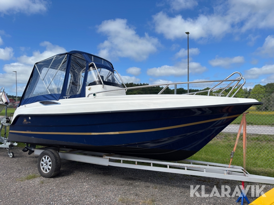 Motorbåt WA Uttern 6402 Exclusive med 4,3 190hk samt båtvagn