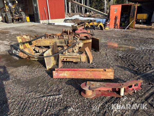 Kedjegrävare Grävack med återfyllnadsplog