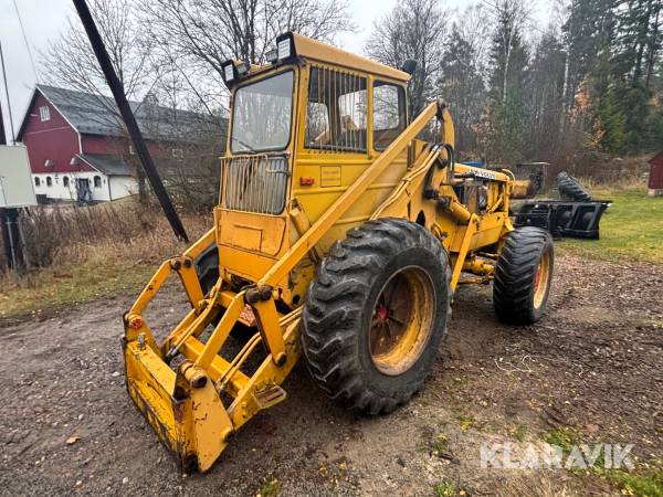 Baklastare Volvo BM LM 641 - bred hytt