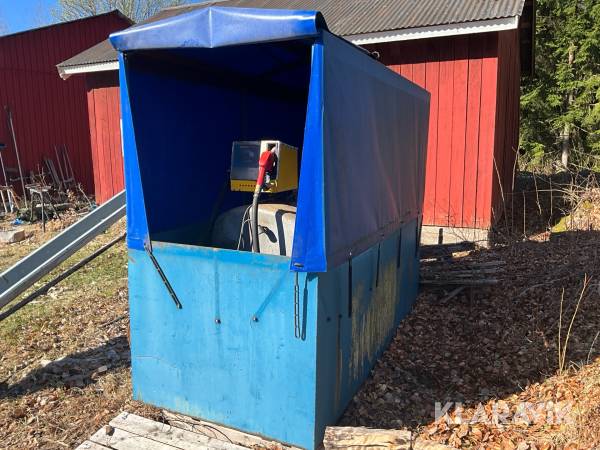 Dieseltank 2000 L, inklusive spillkar och kapell