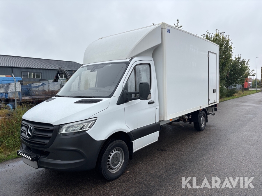 Skåpbil Mercedes-Benz Sprinter 316 med bakgavellift