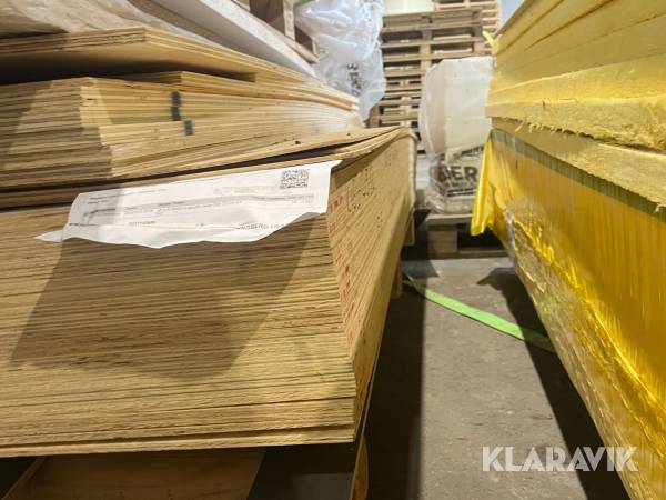 Plywoodskivor 1220x2400x9mm & 1220x2500x20mm