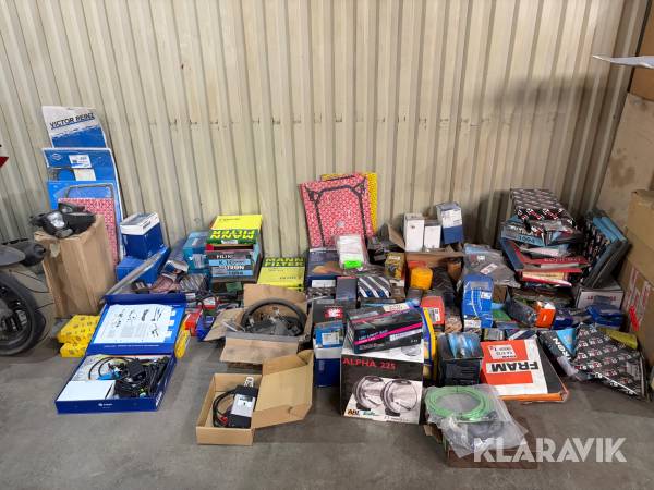Parti med diverse reservdelar till personbil