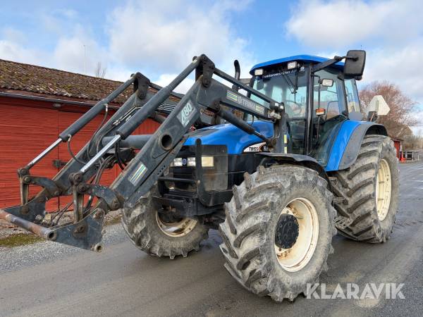 Traktor New Holland TM155 med lastare