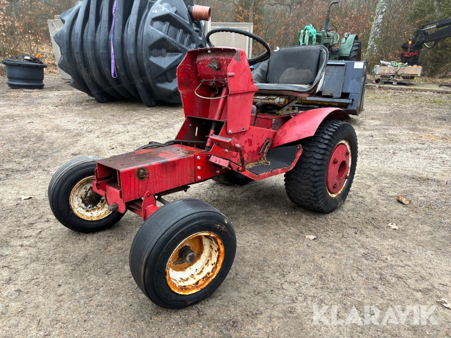 Mini traktor Volvo BM Mini