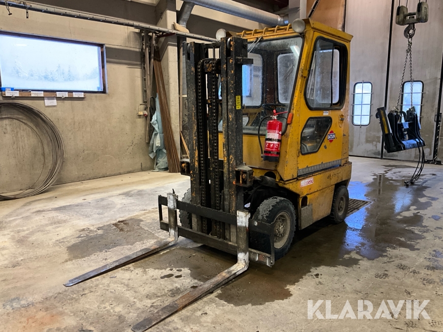 Motviktstruck Datsun FG104