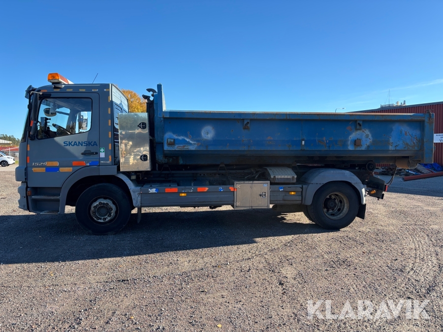 Lastväxlare Mercedes-Benz 1529 Atego med flak