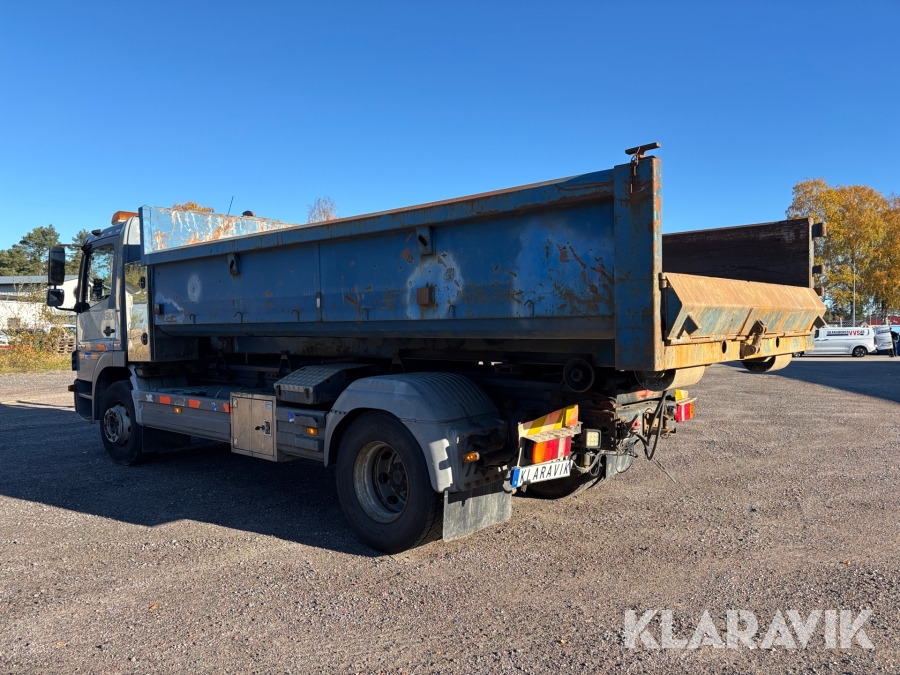 Lastväxlare Mercedes-Benz 1529 Atego med flak