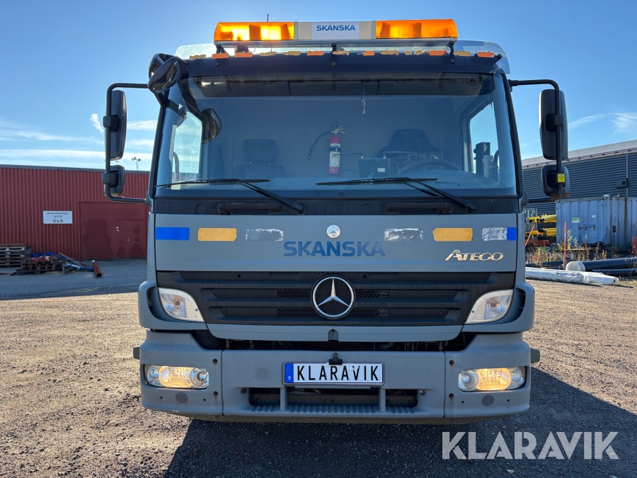 Lastväxlare Mercedes-Benz 1529 Atego med flak